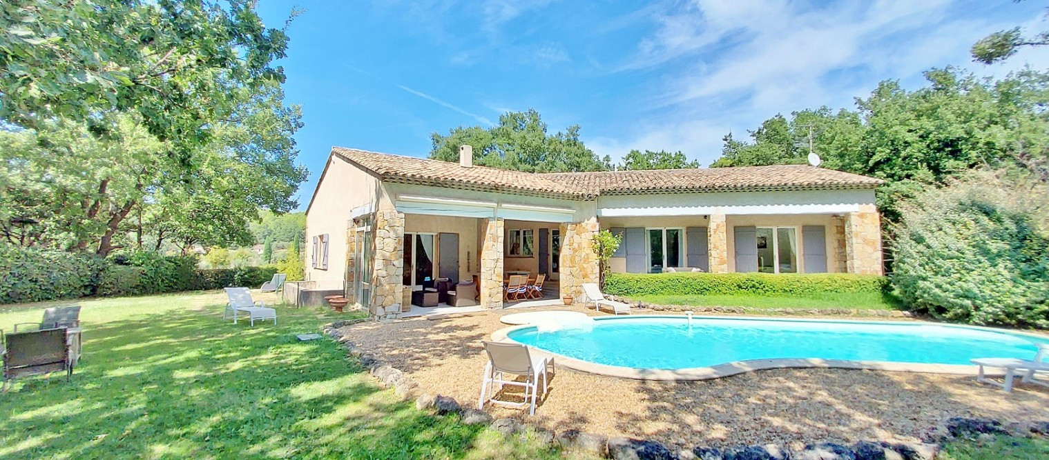
                                                Vente
                                                 Villa de charme à Lorgues
