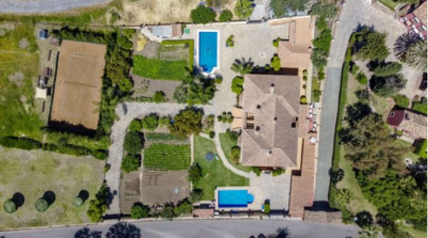 
                                                Vente
                                                 Villa de Deux Maisons Indépendantes