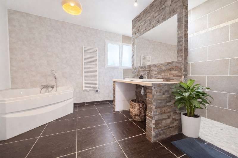 
                                                Vente
                                                 Villa de plain-pied 225 m² – 5 chambres dont suite parentale – Piscine – 15 min de Bergerac