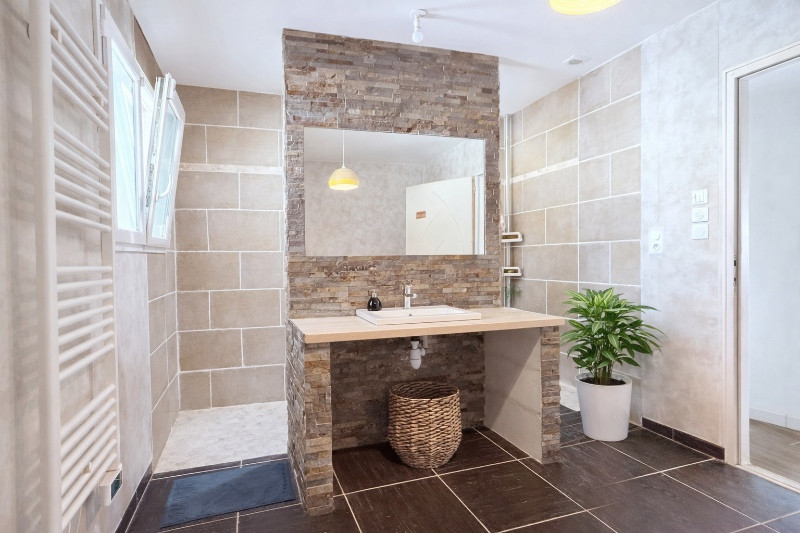 
                                                Vente
                                                 Villa de plain-pied 225 m² – 5 chambres dont suite parentale – Piscine – 15 min de Bergerac