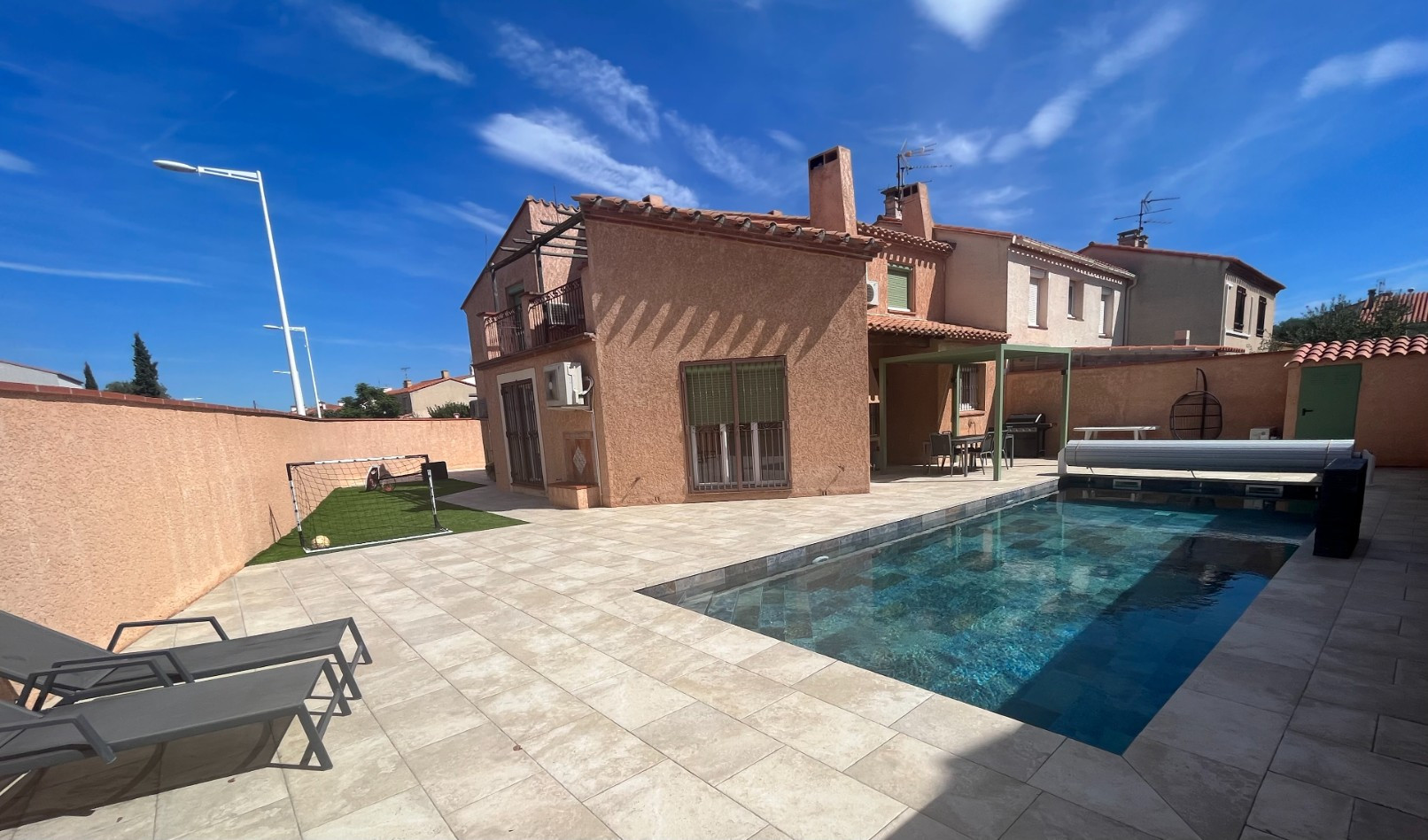 
                                                Vente
                                                 Villa de Prestige avec piscine - Perpignan