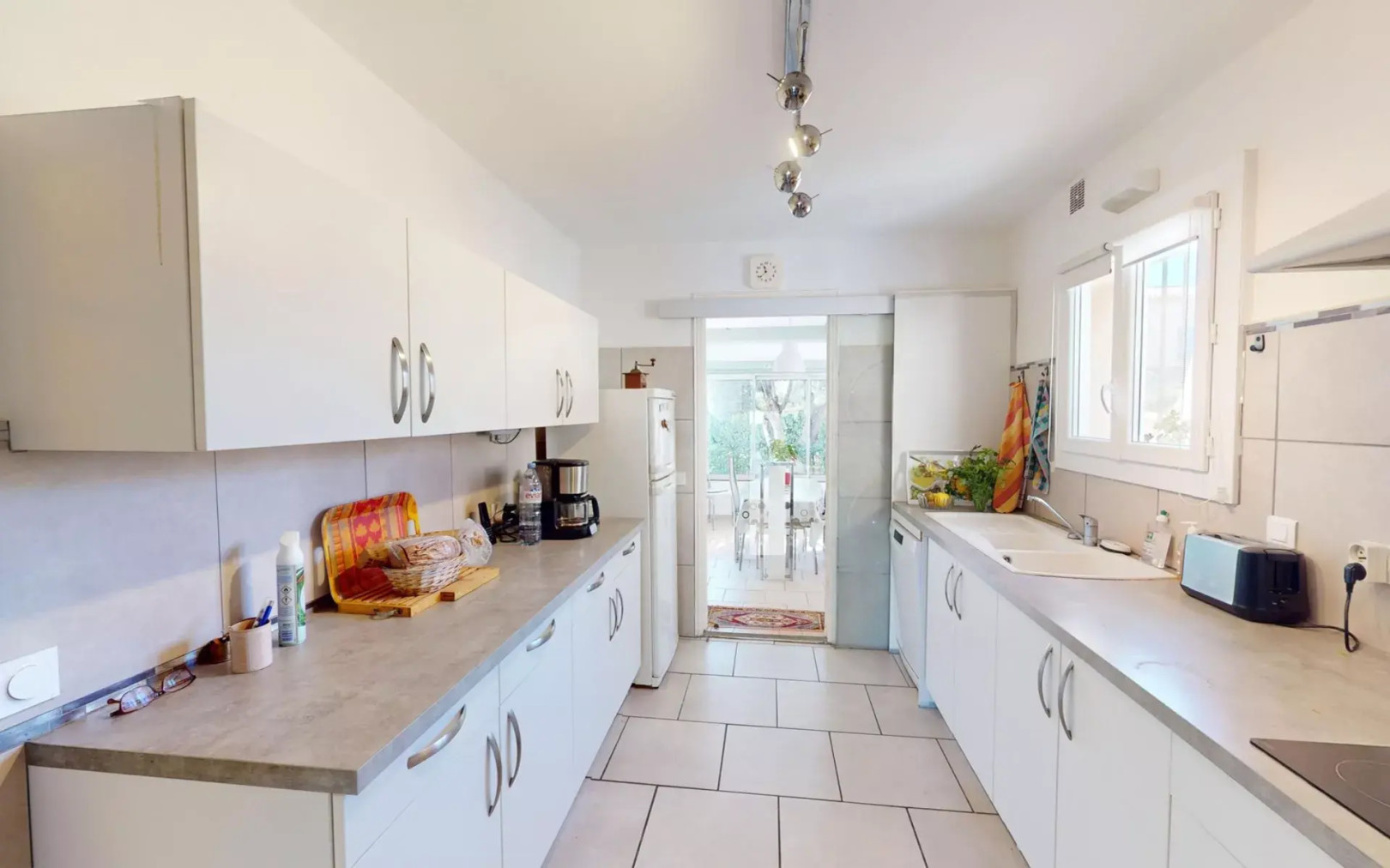 
                                                Viager
                                                 Villa déjà louée en bord de mer à Carqueiranne pour investissement