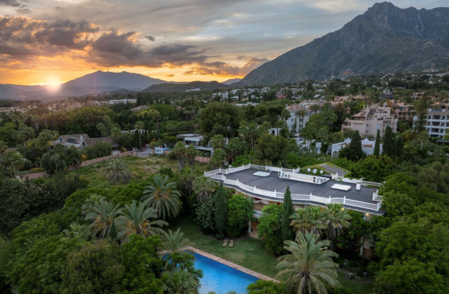 
                                                Vente
                                                 Villa d'éxception à Nagüeles