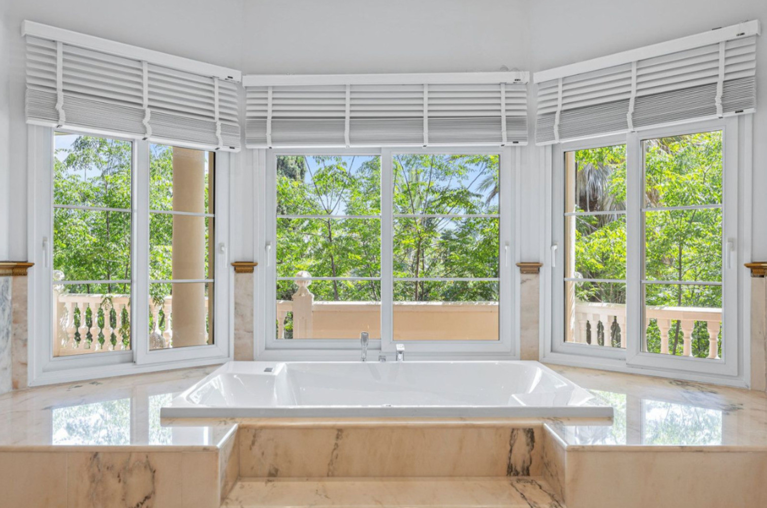 
                                                Vente
                                                 Villa d'éxception à Nagüeles