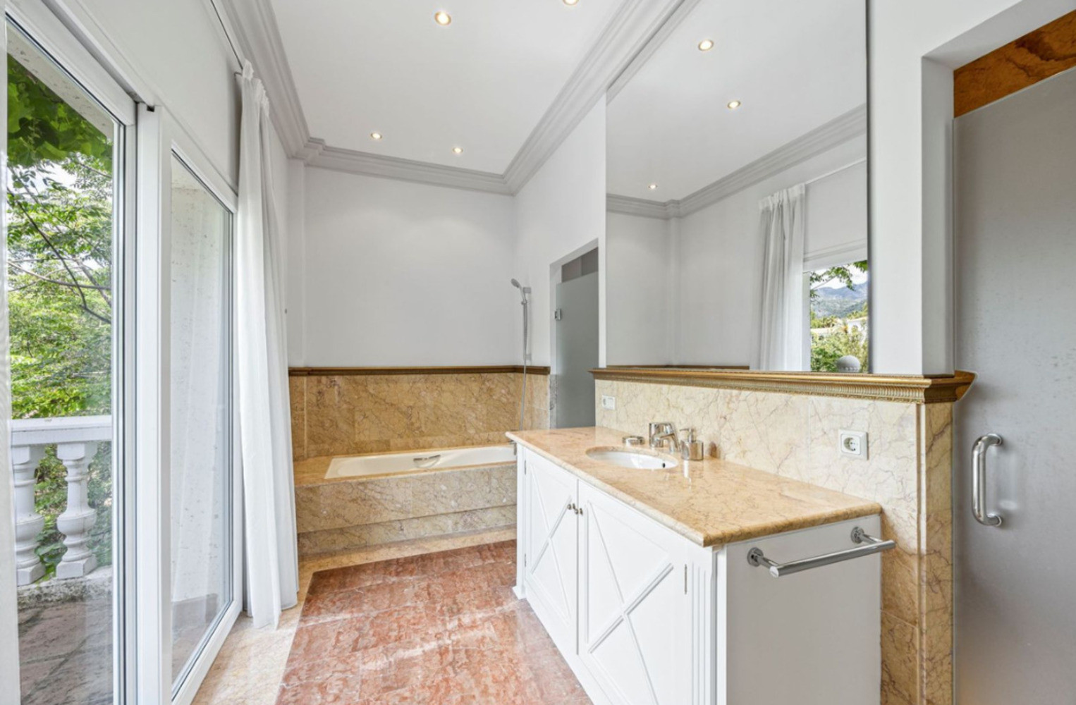 
                                                Vente
                                                 Villa d'éxception à Nagüeles