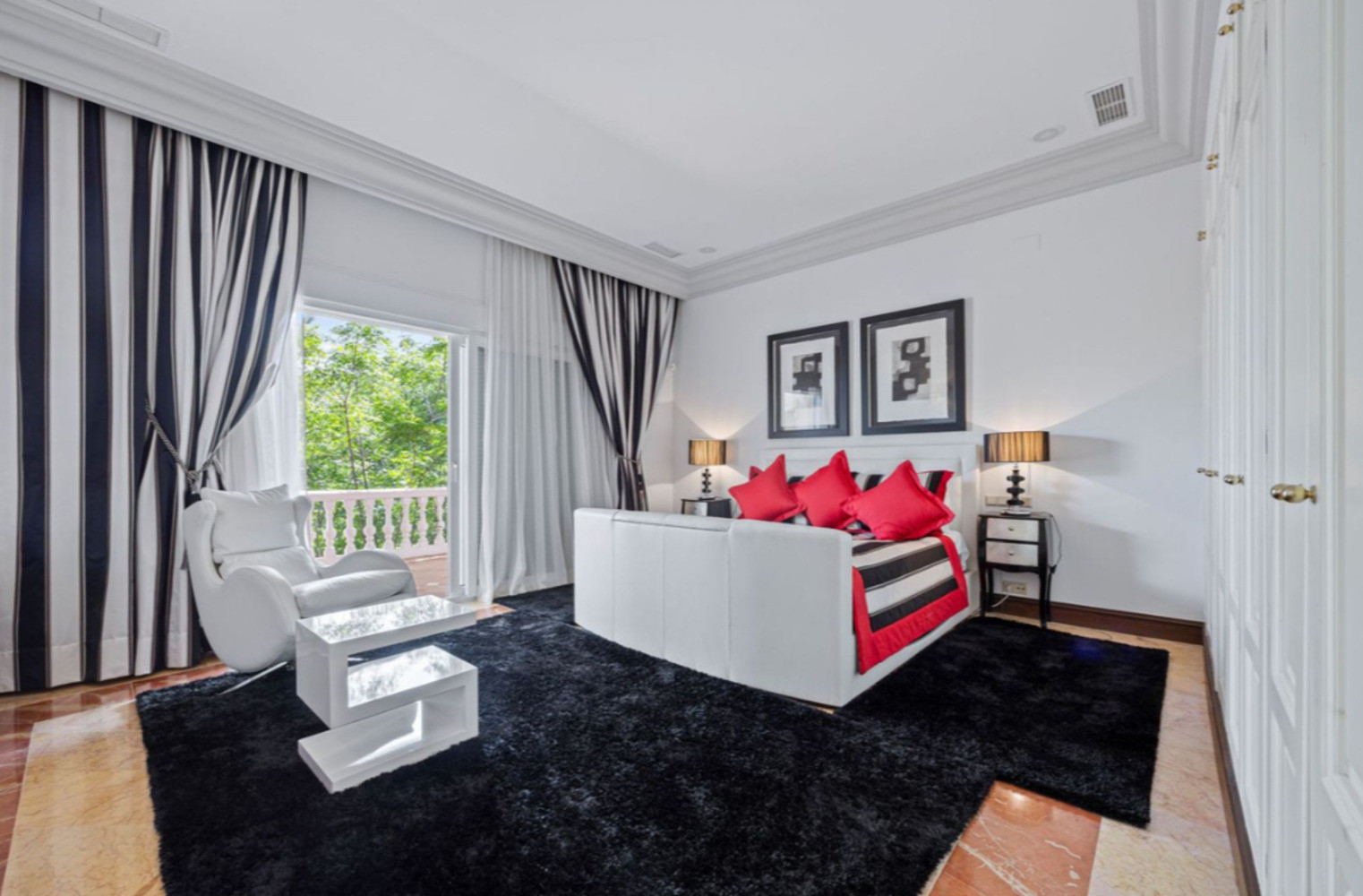 
                                                Vente
                                                 Villa d'éxception à Nagüeles