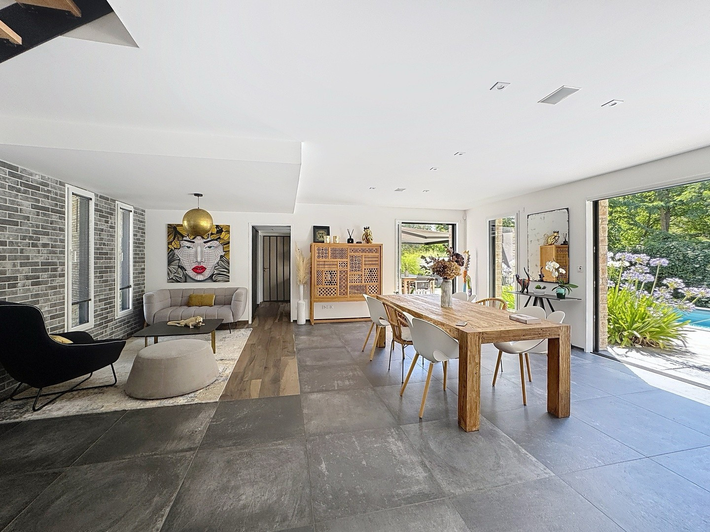 
                                                Vente
                                                 VILLA D'EXCEPTION AVEC VUE CHÂTEAU