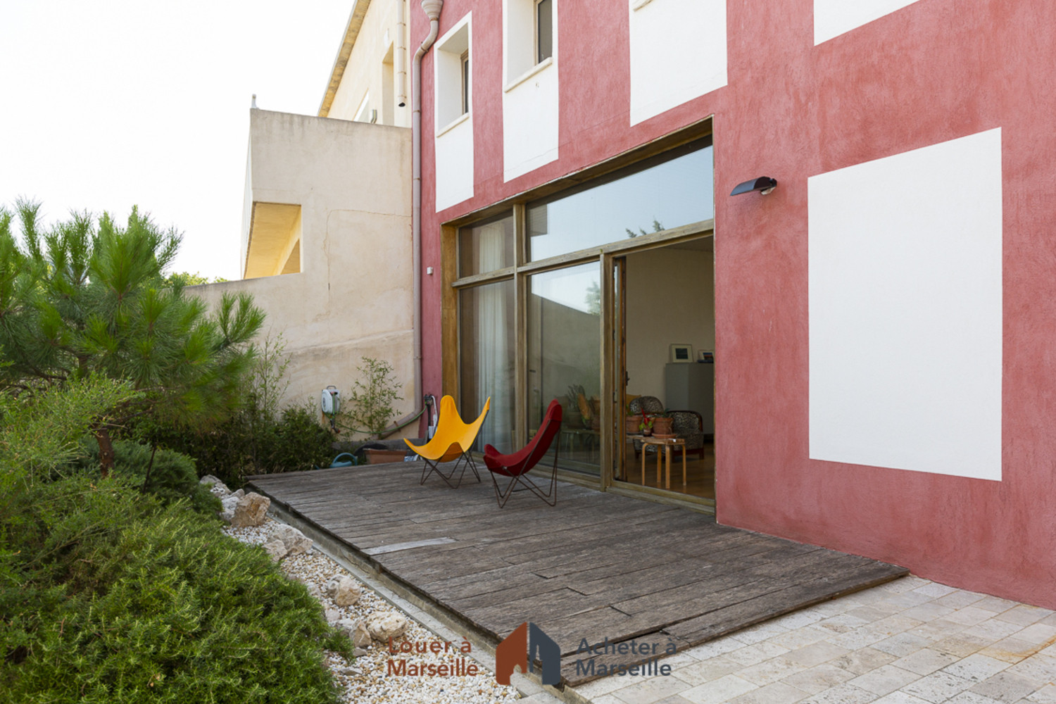 
                                                Location
                                                 Villa Endoume