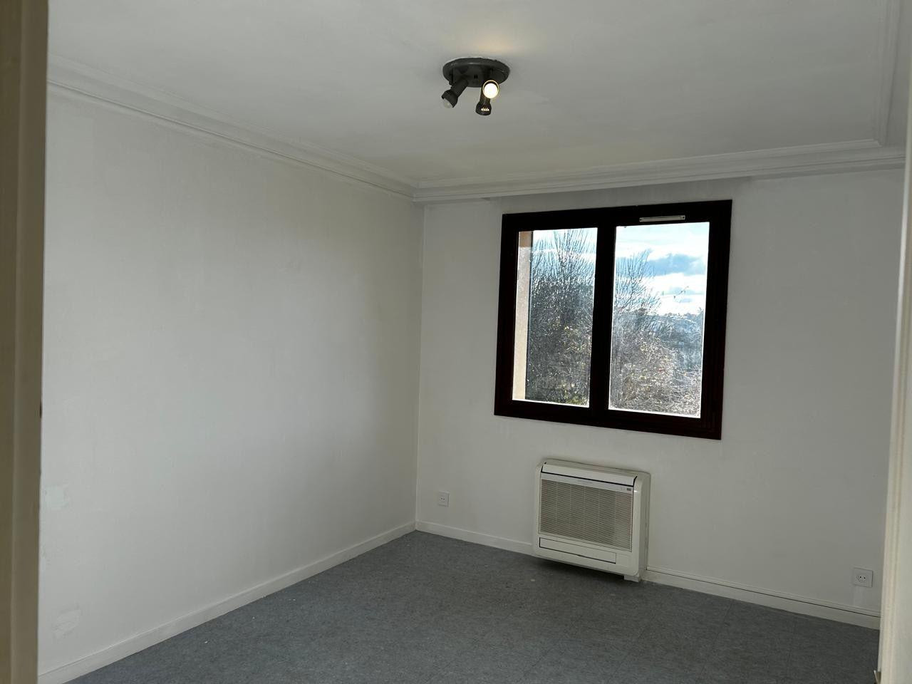
                                                Location
                                                 Villa  environnement  calme ,  toutes commodités