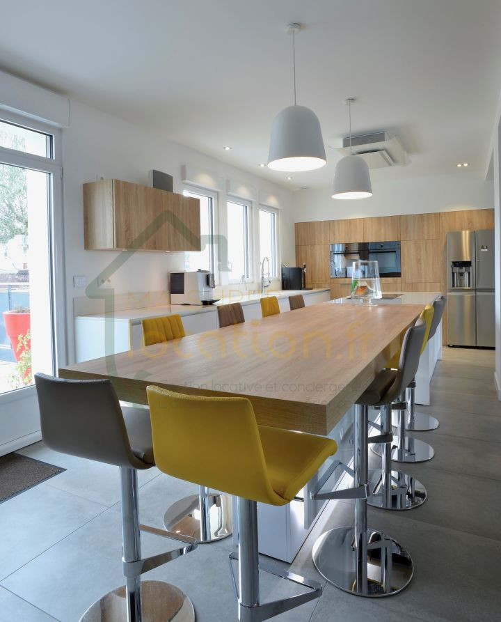 
                                                Vente
                                                 Villa exceptionnelle sur le toit d'un immeuble de standing.