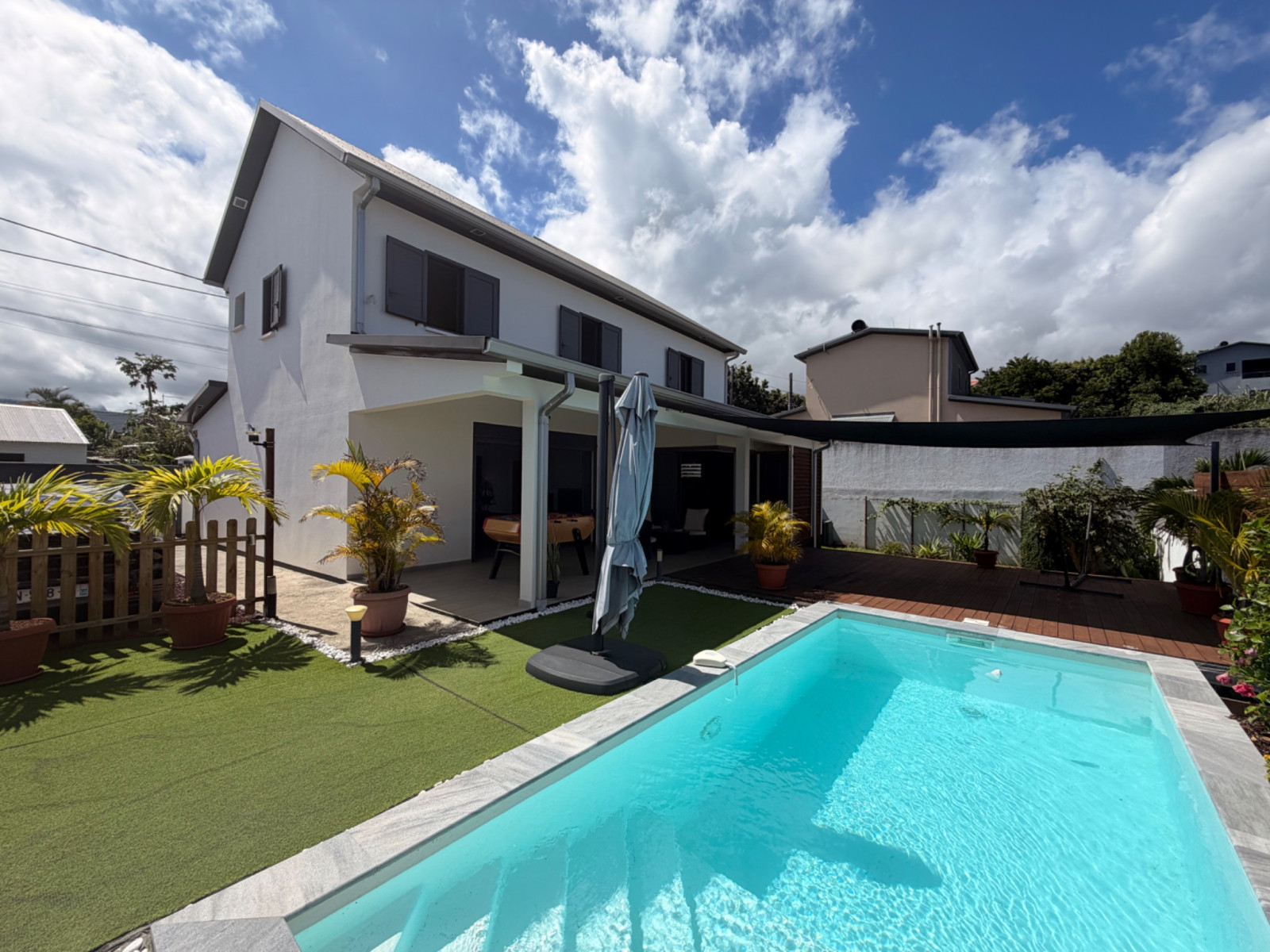 
                                                Vente
                                                 VILLA F5 SAINT PIERRE Ravine des Cabris