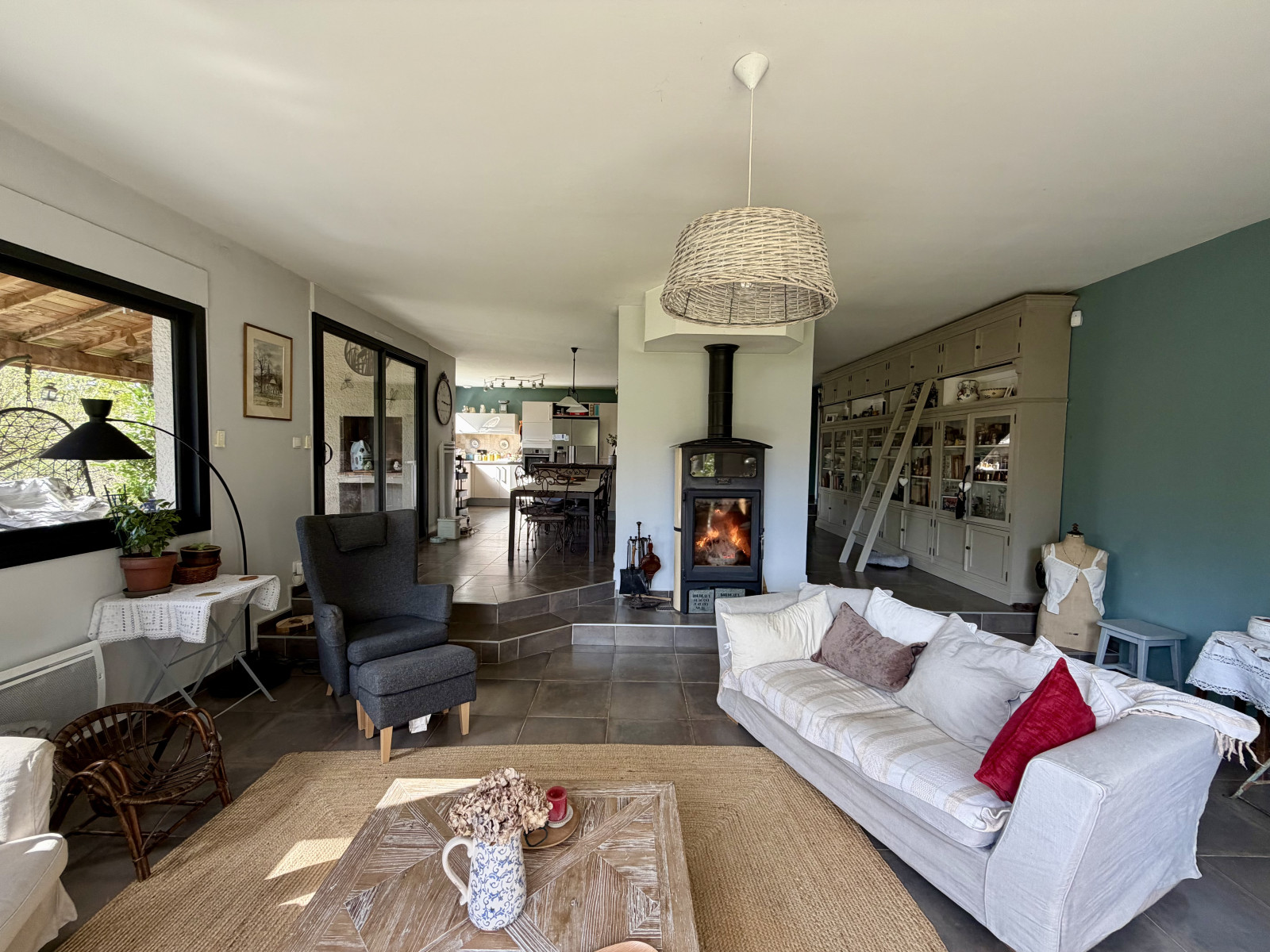 
                                                Vente
                                                 Villa familiale 8 pièces de plus de 190 m²