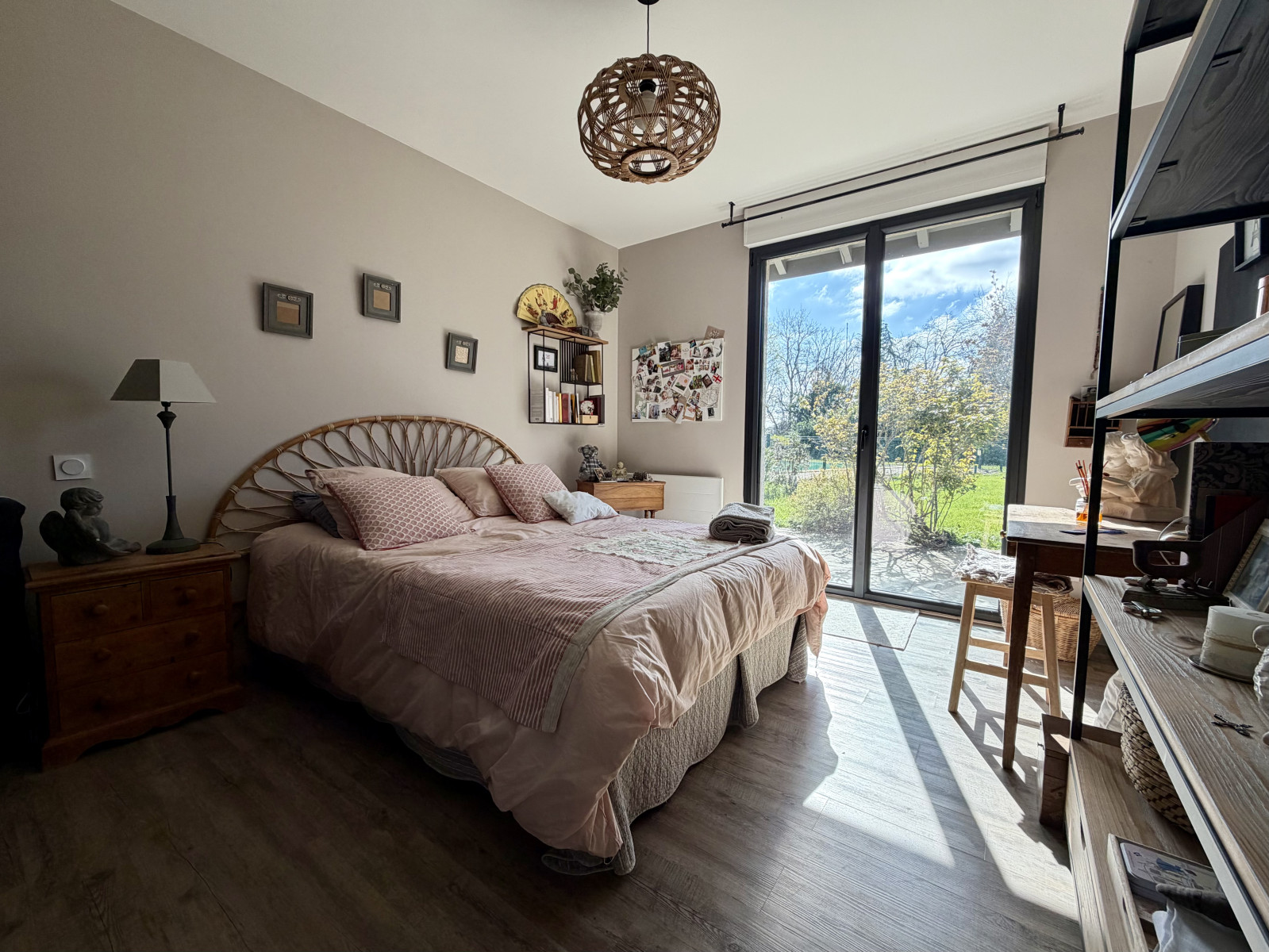 
                                                Vente
                                                 Villa familiale 8 pièces de plus de 190 m²