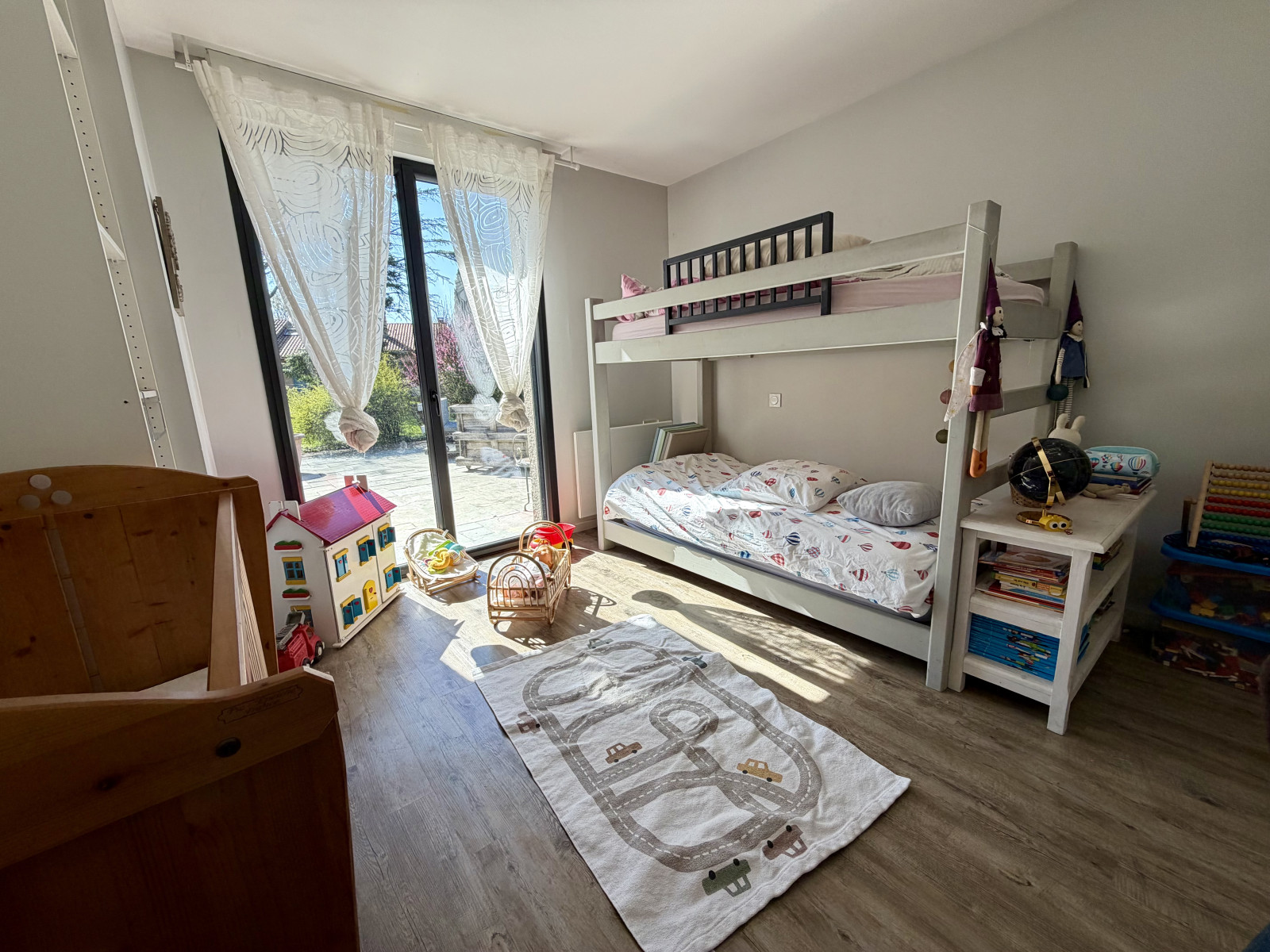 
                                                Vente
                                                 Villa familiale 8 pièces de plus de 190 m²