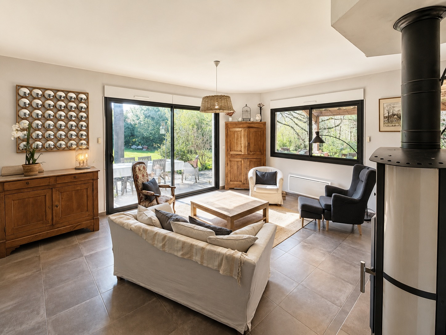
                                                Vente
                                                 Villa familiale 8 pièces de plus de 190 m²