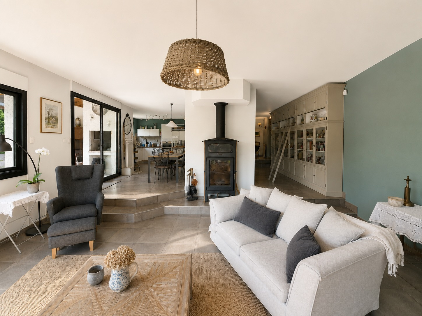 
                                                Vente
                                                 Villa familiale 8 pièces de plus de 190 m²