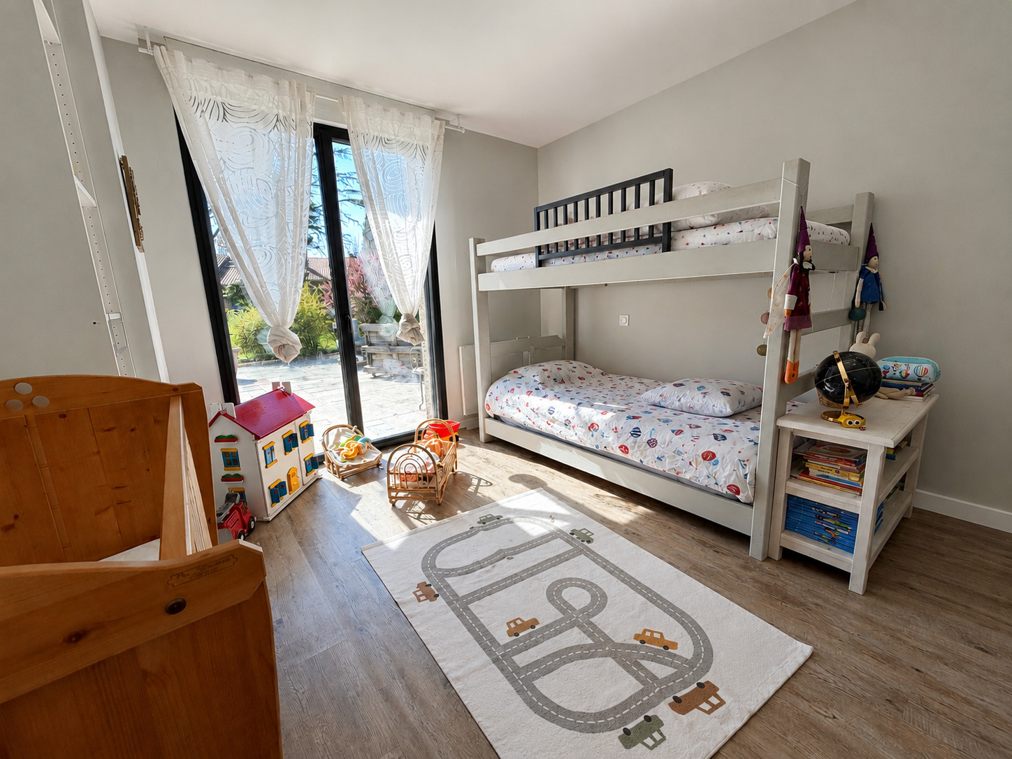 
                                                Vente
                                                 Villa familiale 8 pièces de plus de 190 m²