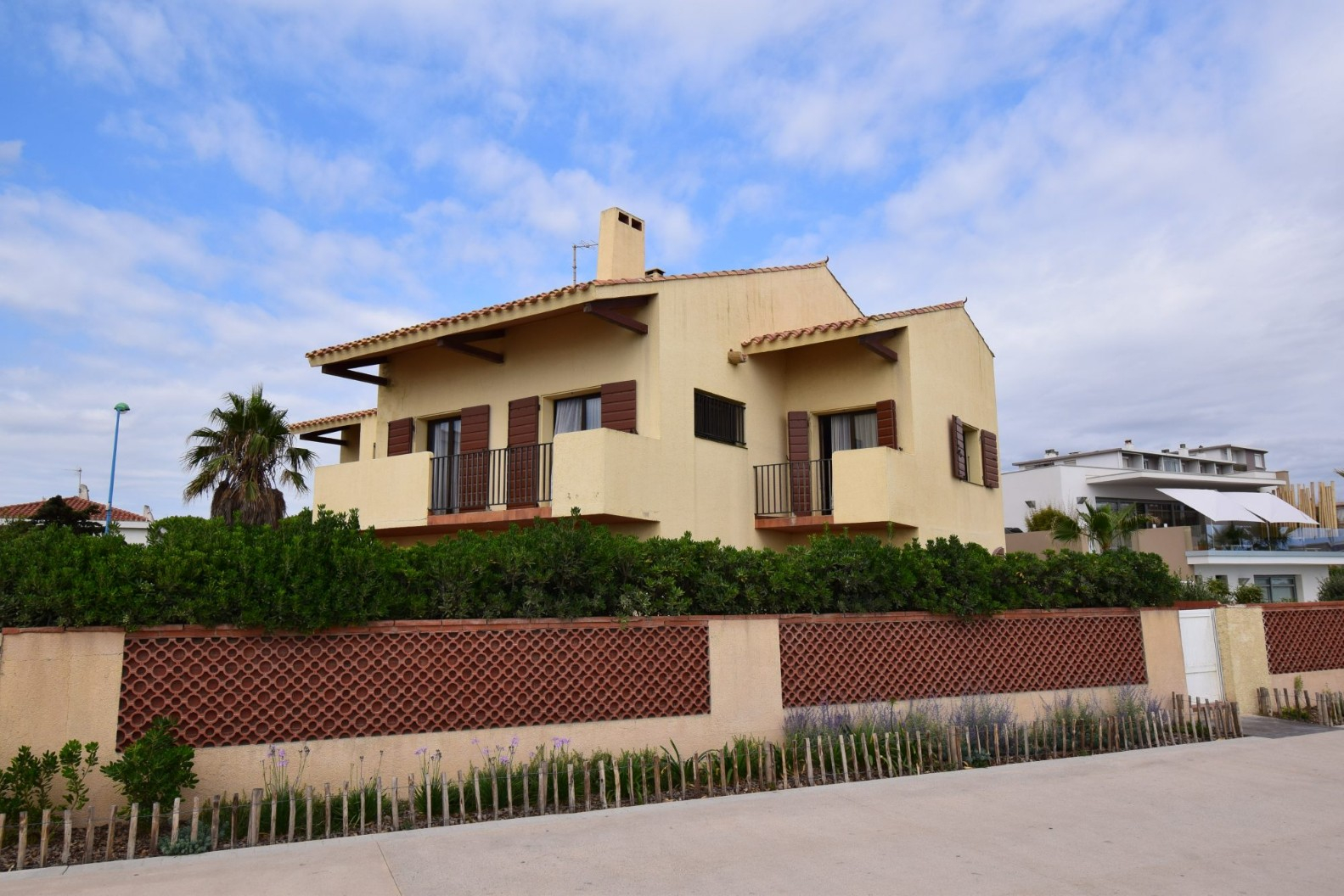 
                                                Vente
                                                 Villa front de mer