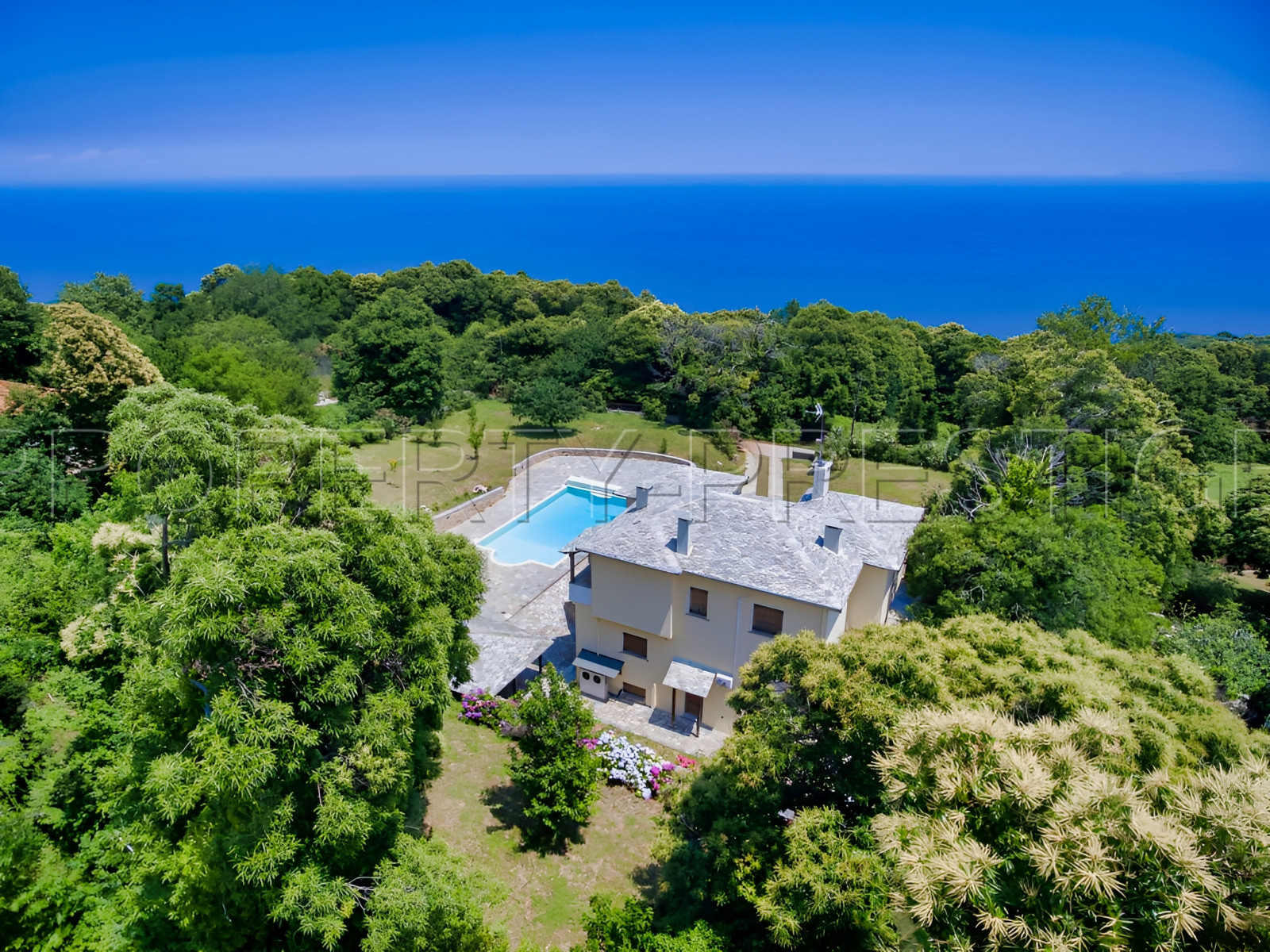 
                                                Vente
                                                 Villa Grèce 350 m² Vue Mer 0.36 Ha