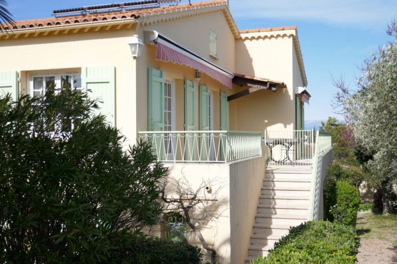 
                                                Vente
                                                 Villa individuelle avec terrain arboré