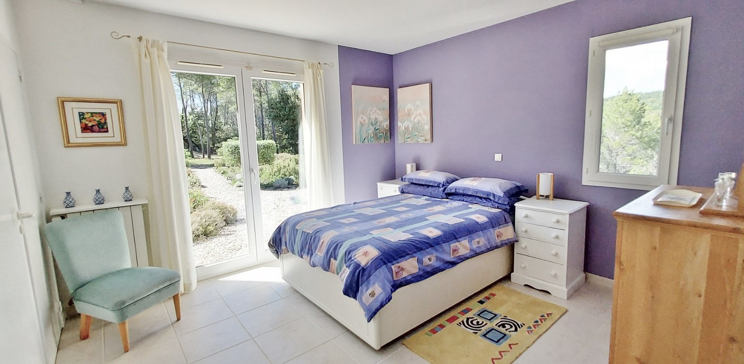 
                                                Vente
                                                 Villa Lorgues sur 1 hectare