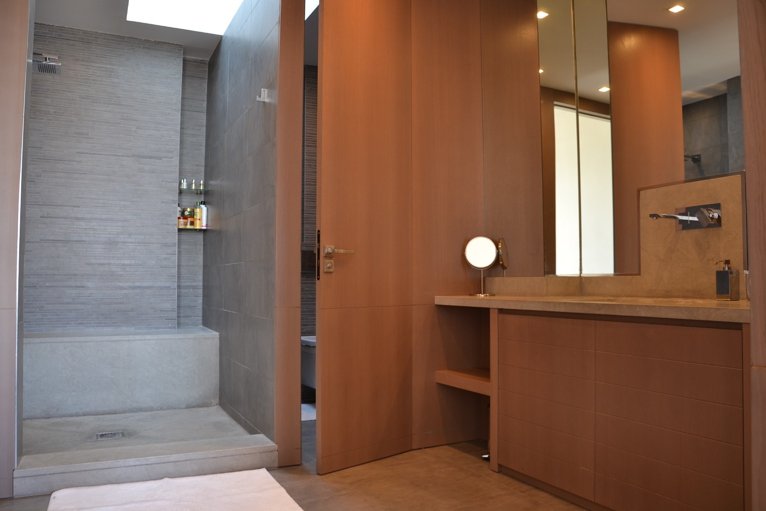 
                                                Location
                                                 Villa Malmousque