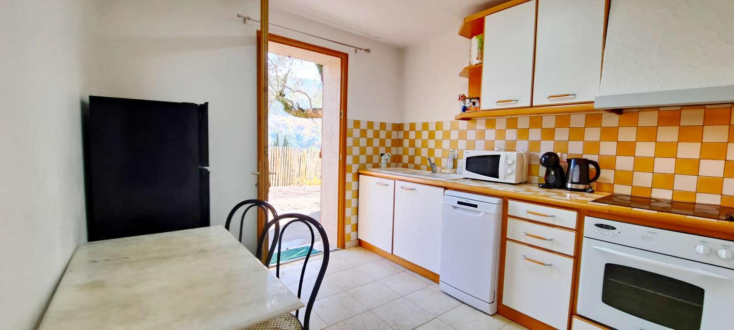 
                                                Location
                                                 Villa meublée 4 pièces avec jardin