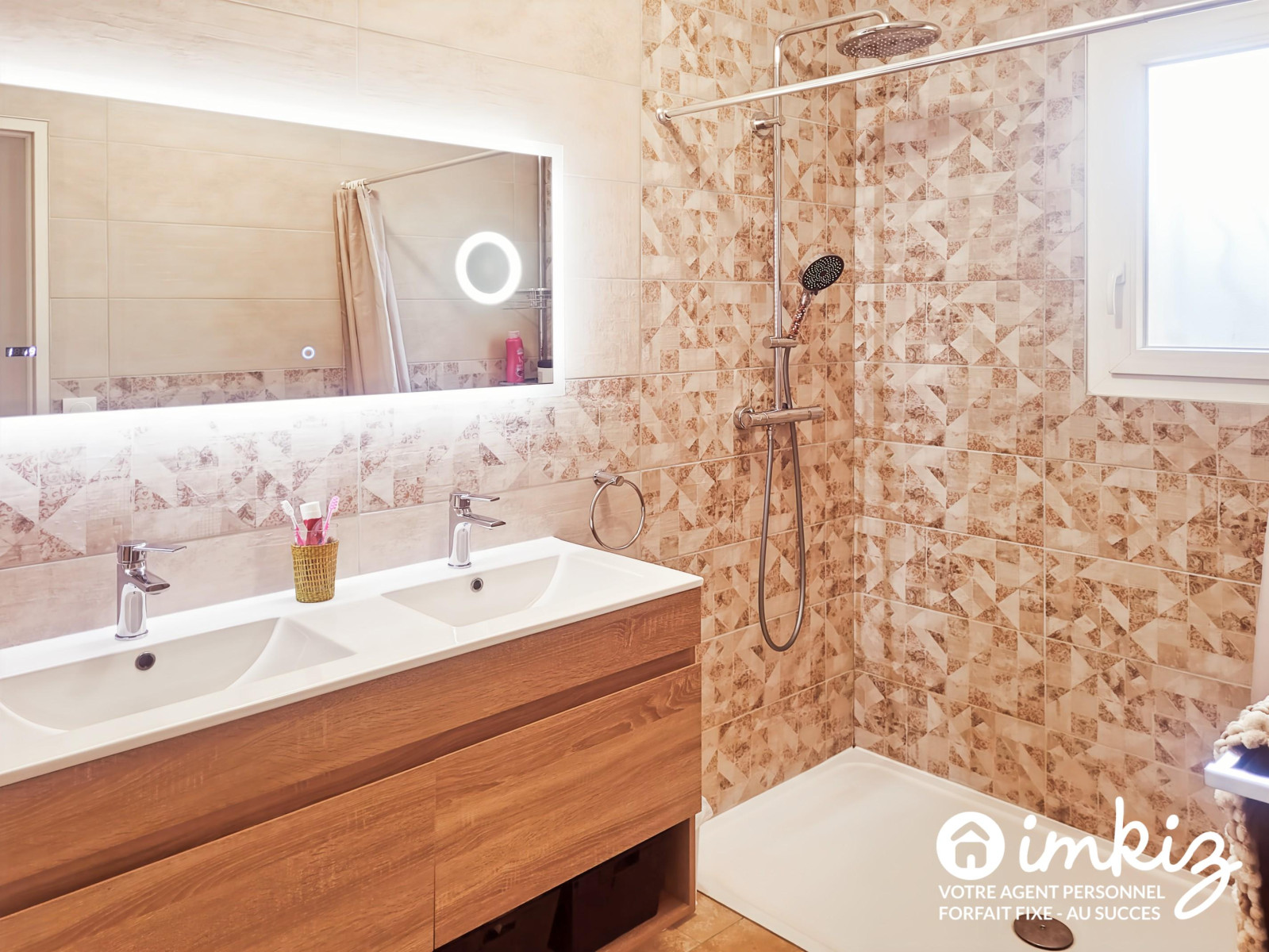 
                                                Vente
                                                 Villa moderne 4 faces avec piscine