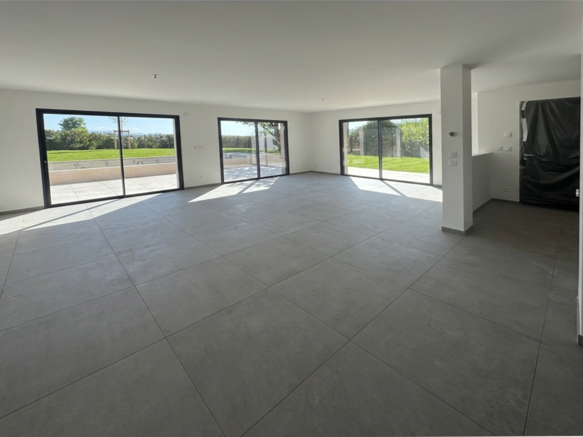 
                                                Vente
                                                 VILLA NEUVE 150 M² SUR UN TERRAIN DE 1005 M²