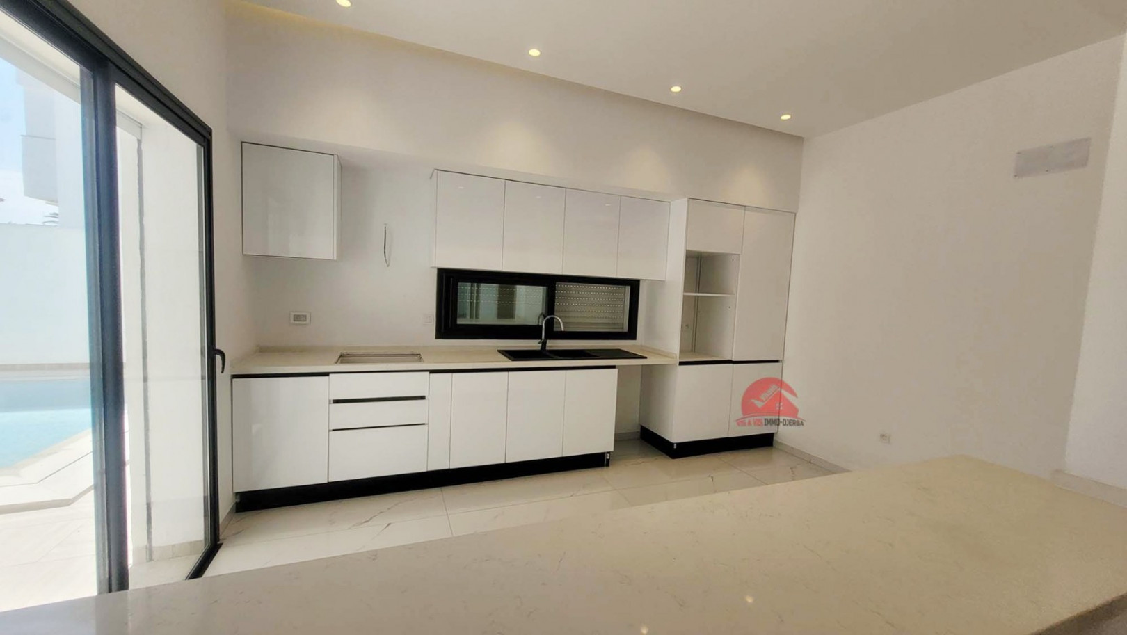 
                                                Vente
                                                 VILLA NEUVE À LA ZONE TOURISTIQUE MEZRAYA ZA