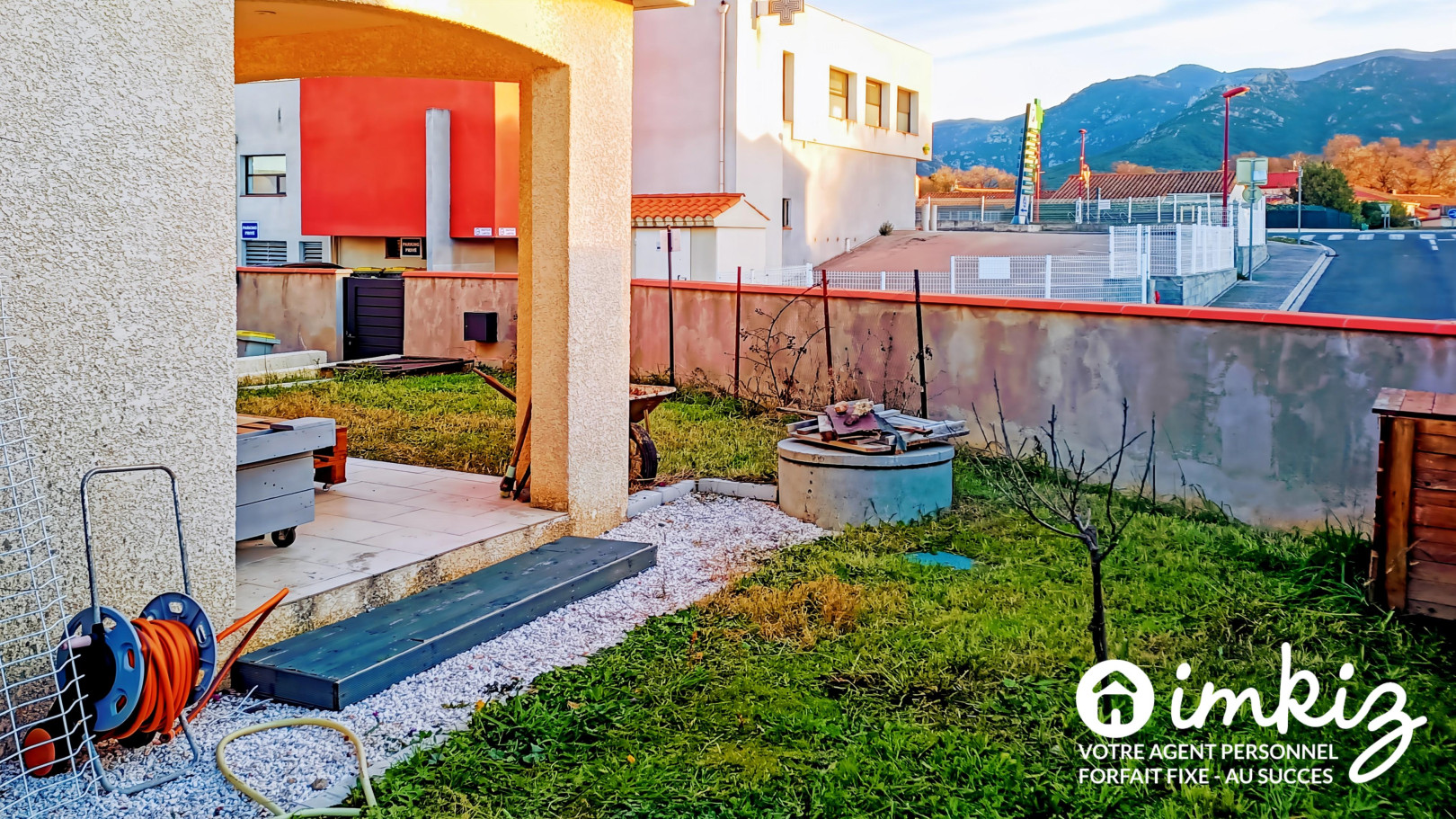 
                                                Vente
                                                 villa plain-pied - garage - piscine