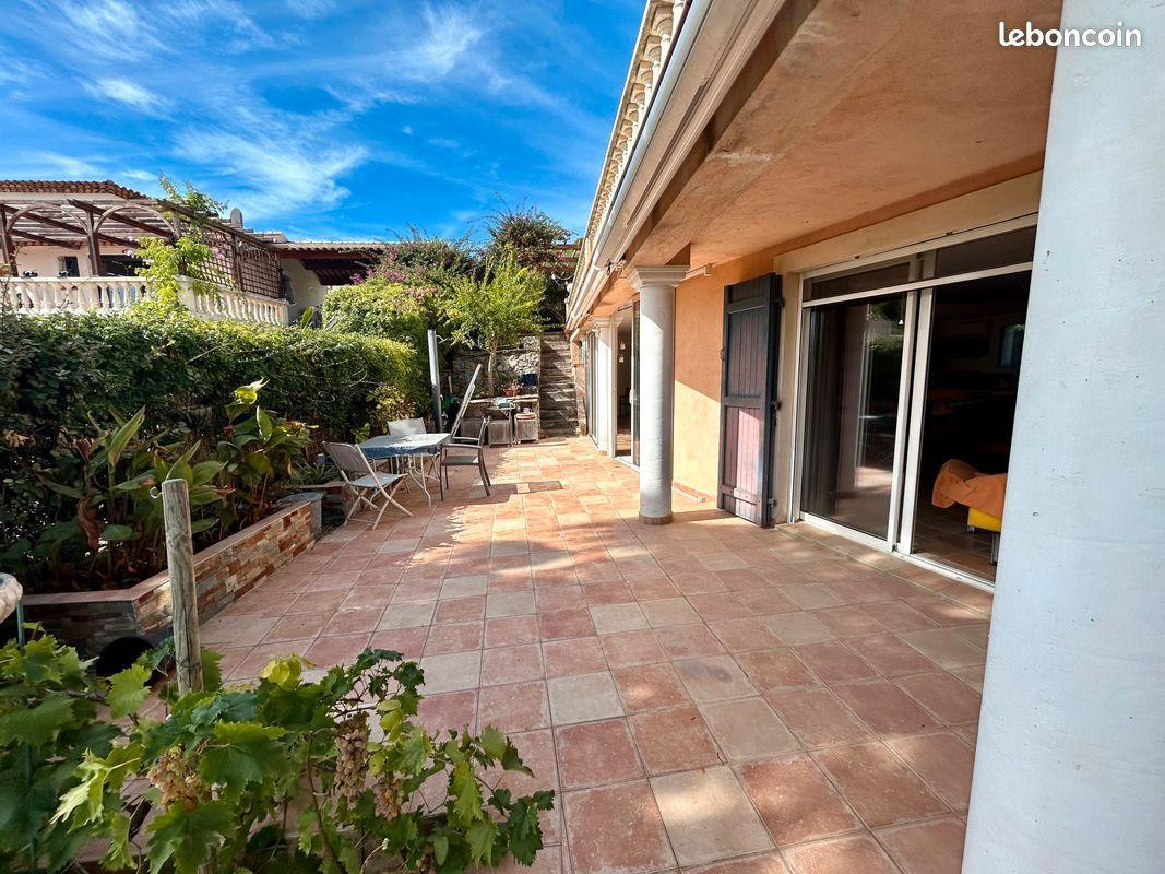 
                                                Location
                                                 VILLA POUR UN COUPLE  A 2 PAS DE LA MER