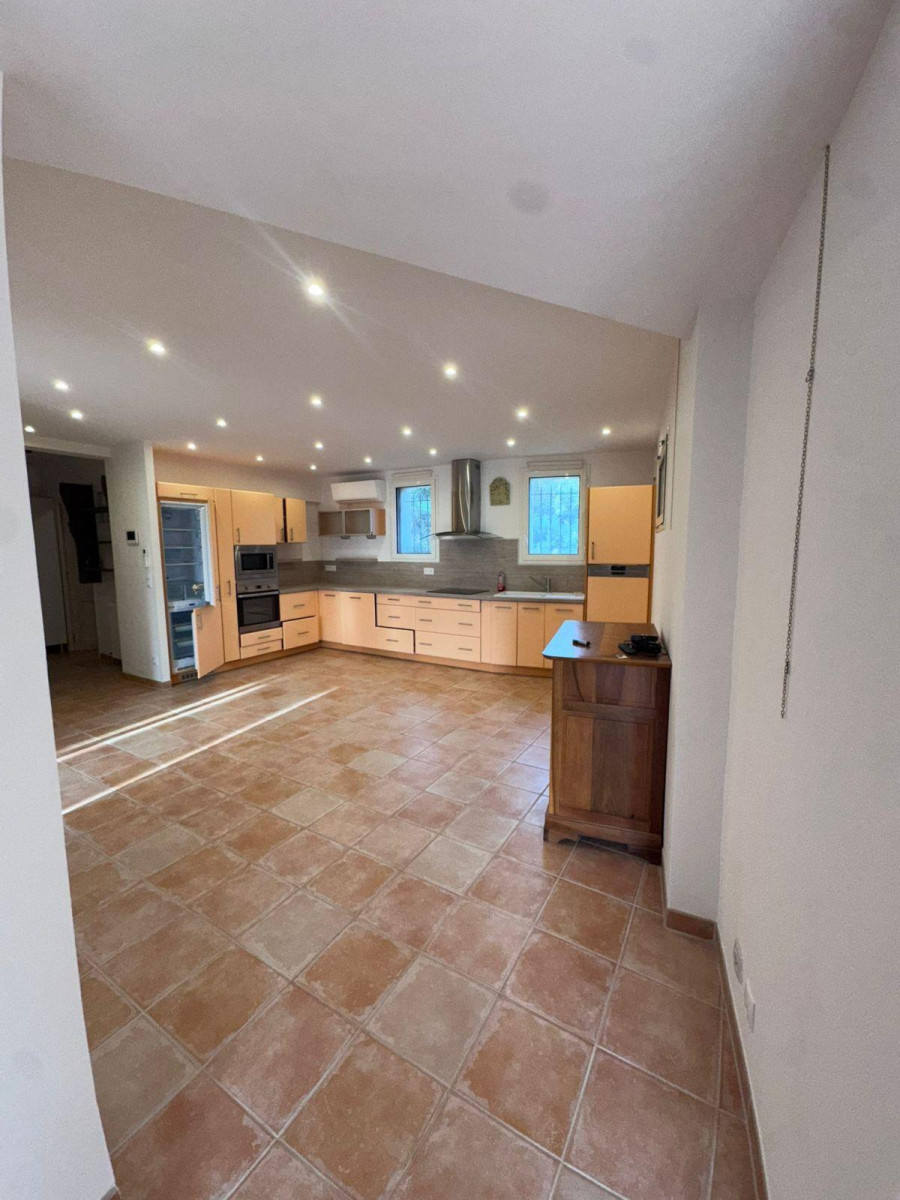 
                                                Location
                                                 VILLA POUR UN COUPLE  A 2 PAS DE LA MER