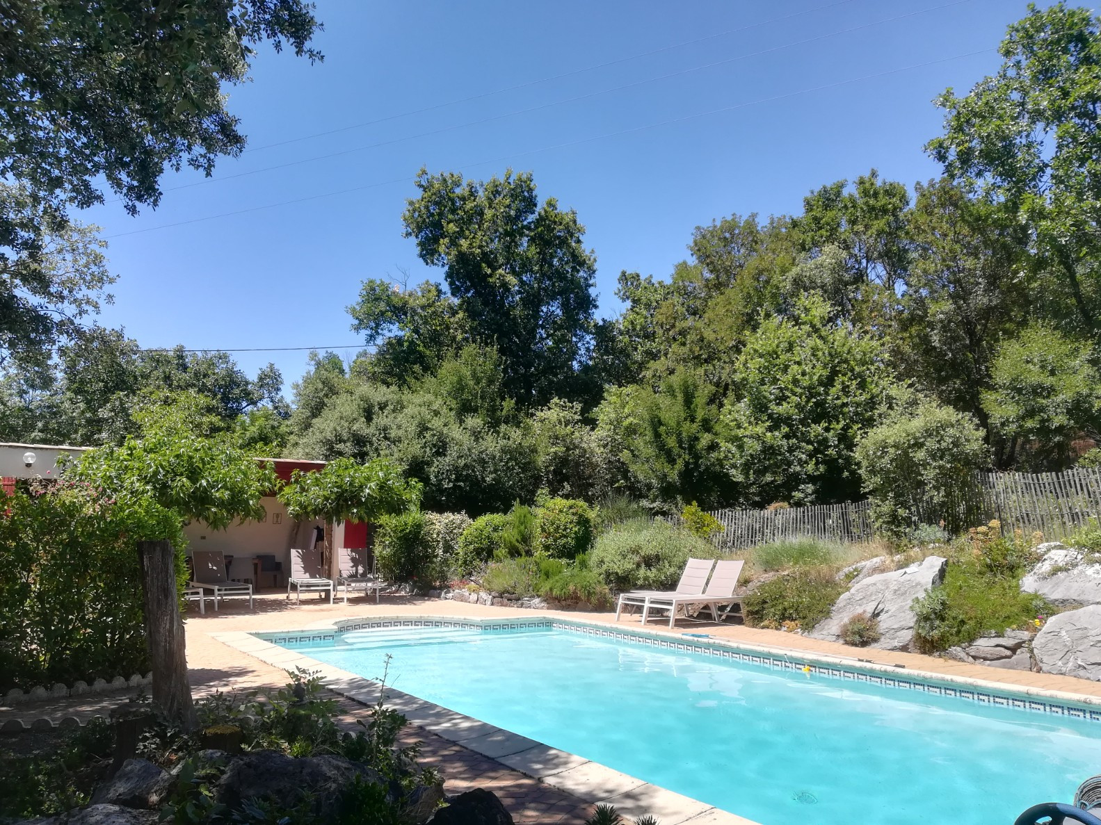 
                                                Vente
                                                 VILLA SUR 2370 M² PISCINE CALME ET INTIMITÉ