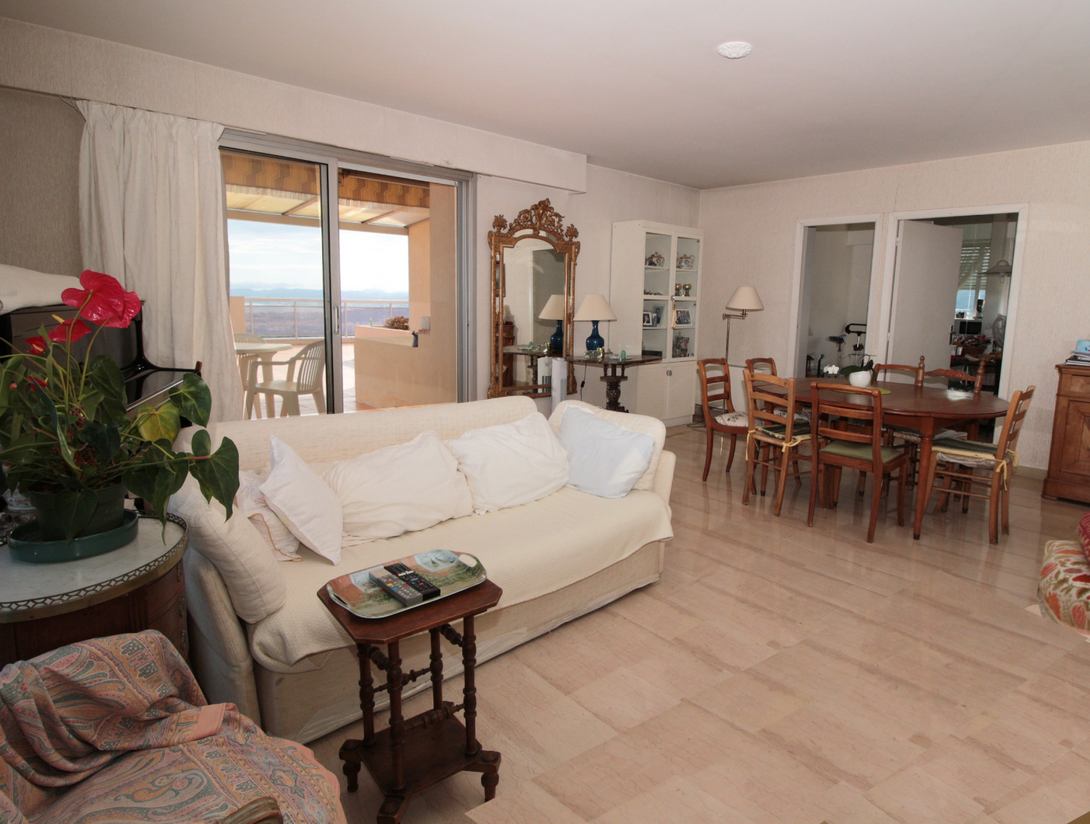 
                                                Vente
                                                 Villa sur le toit Nice Ouest VUE MER au calme avec piscine