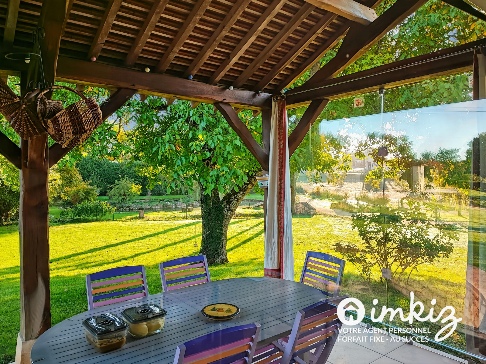 
                                                Vente
                                                 Villa sur un grand terrain arboré avec une mare