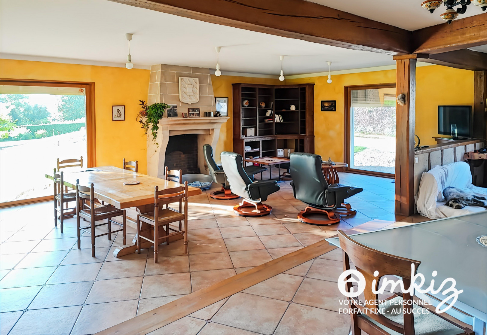 
                                                Vente
                                                 Villa sur un grand terrain arboré avec une mare