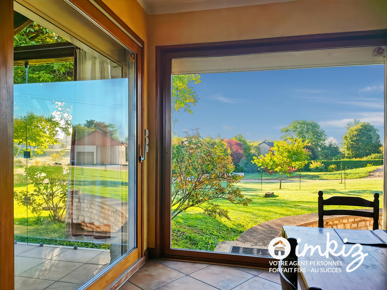 
                                                Vente
                                                 Villa sur un grand terrain arboré avec une mare