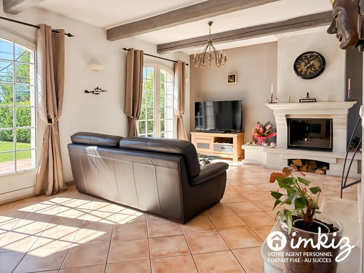 
                                                Vente
                                                 Villa T5, piscine, terrasse, garage