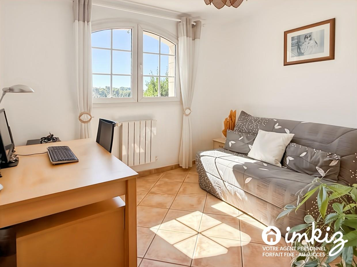 
                                                Vente
                                                 Villa T5, piscine, terrasse, garage