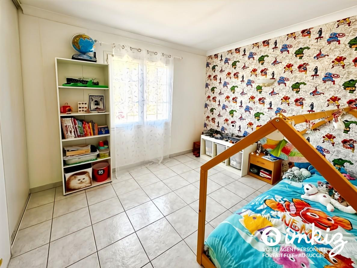 
                                                Vente
                                                 Villa T6 de plain-pied avec Piscine