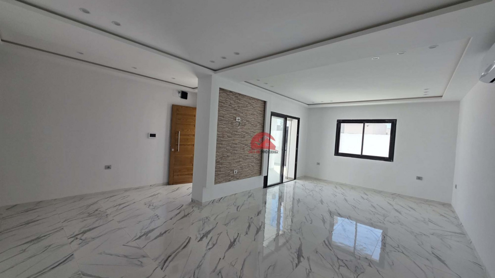 
                                                Vente
                                                 VILLA TITRÉE AVEC PISCINE À DJERBA TEZDAINE ZA