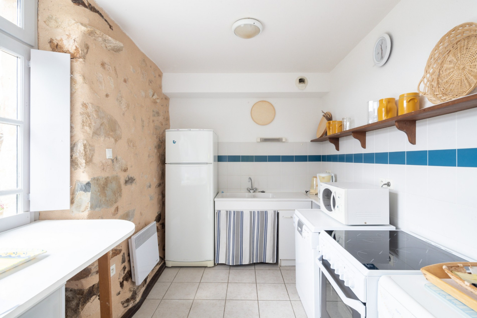 
                                                Vente
                                                 Village 14 gîtes + piscine - 1 791 m² - LESIGNAC