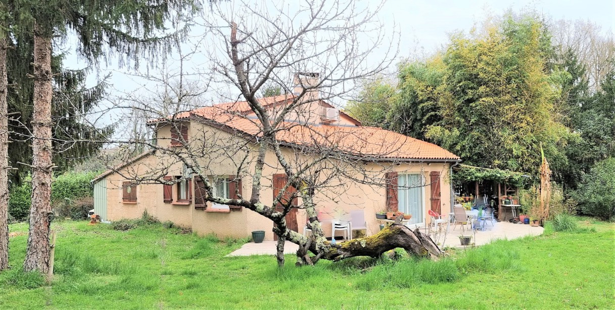 
                                                Vente
                                                 VILLAUDRIC, maison de 126 M² sur Terrain de 1108M²