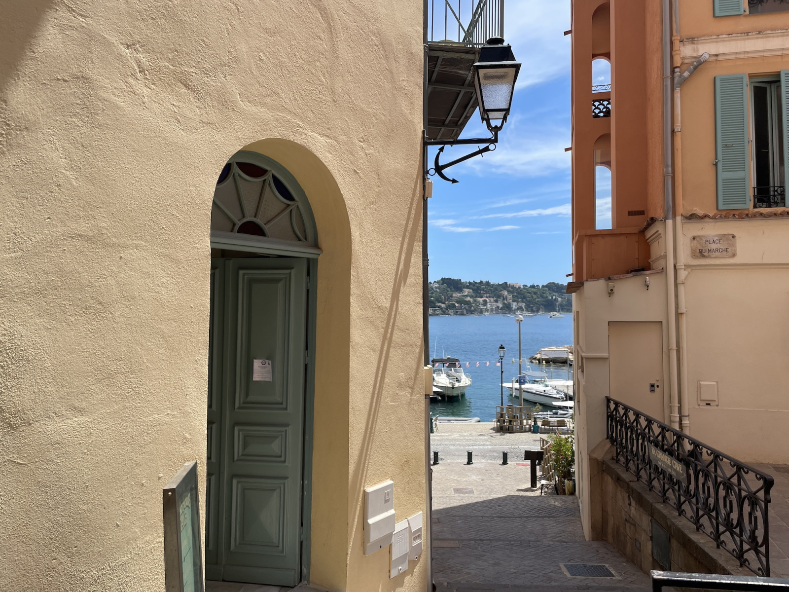 
                                                Vente
                                                 Villefranche - Appartement dernier étage vue mer