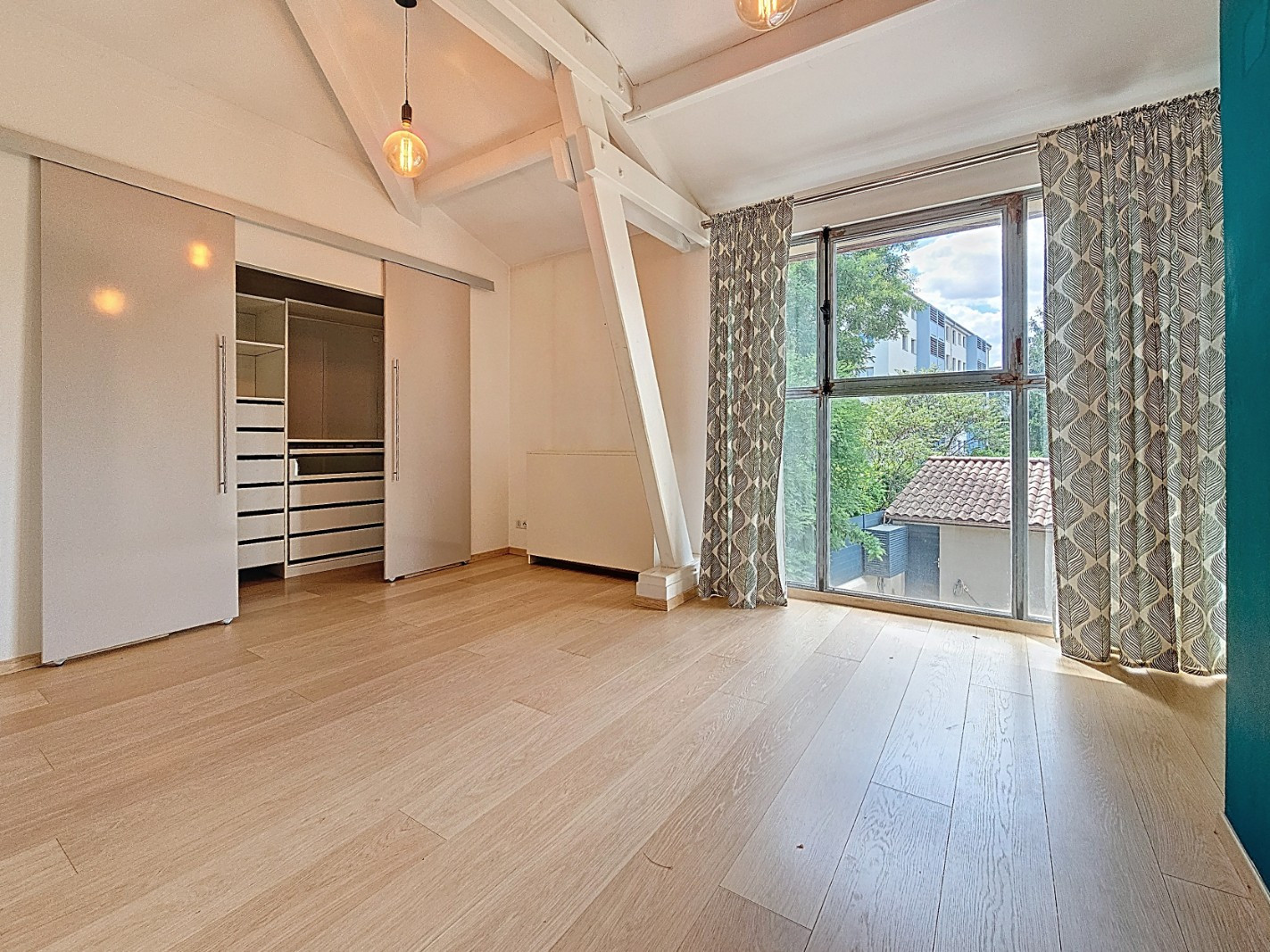 
                                                Vente
                                                 Villefranche, Maison rénovée, Piscine, Garages