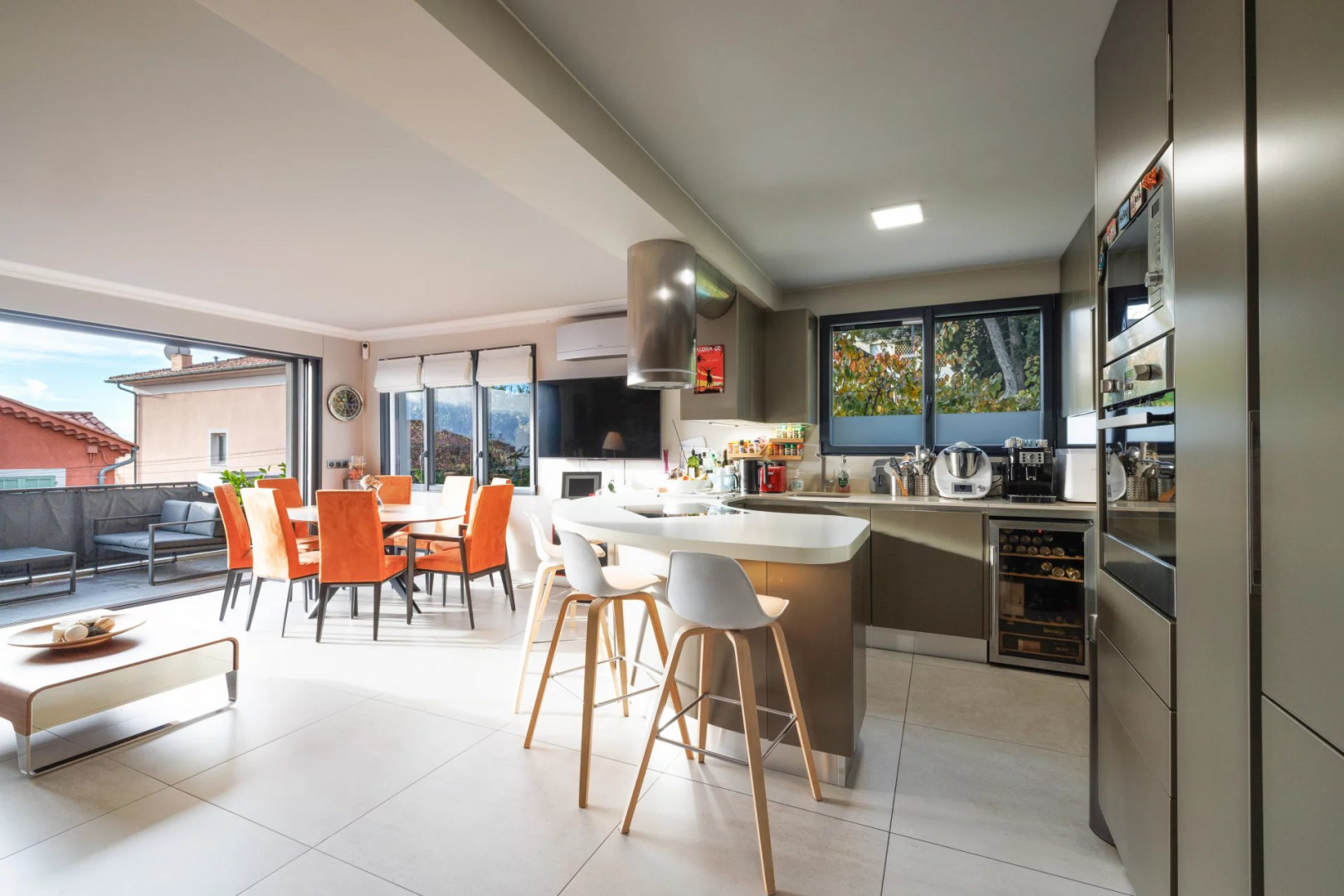 
                                                Vente
                                                 VILLEFRANCHE-SUR-MER, 2 PIÈCES, TERRASSE