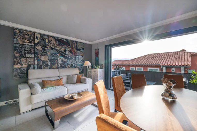 
                                                Vente
                                                 VILLEFRANCHE-SUR-MER, 2 PIÈCES, TERRASSE