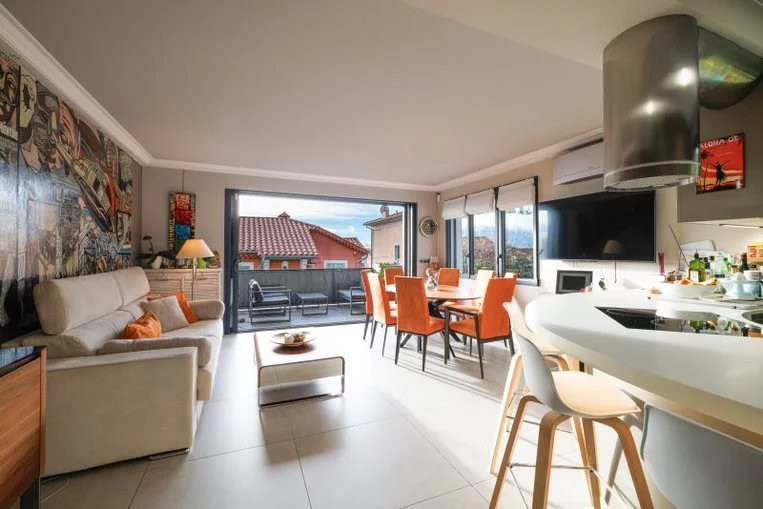 
                                                Vente
                                                 VILLEFRANCHE-SUR-MER, 2 PIÈCES, TERRASSE
