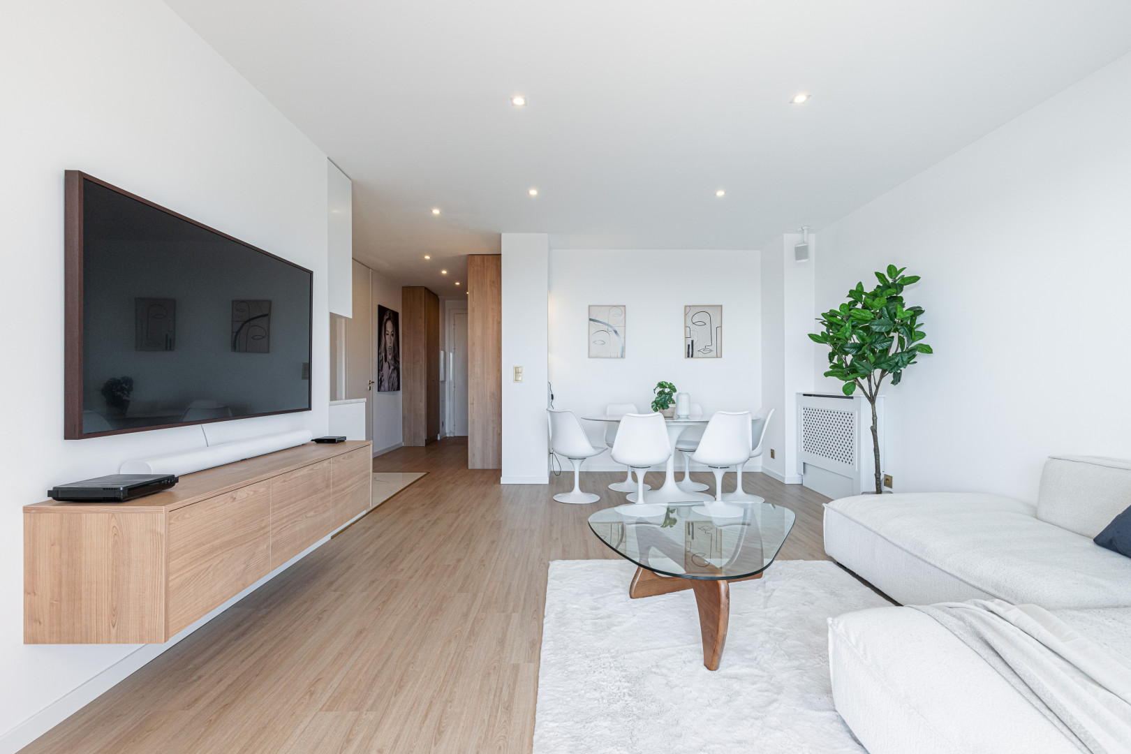 
                                                Vente
                                                 VILLEFRANCHE SUR MER -3 pièces entièrement rénové